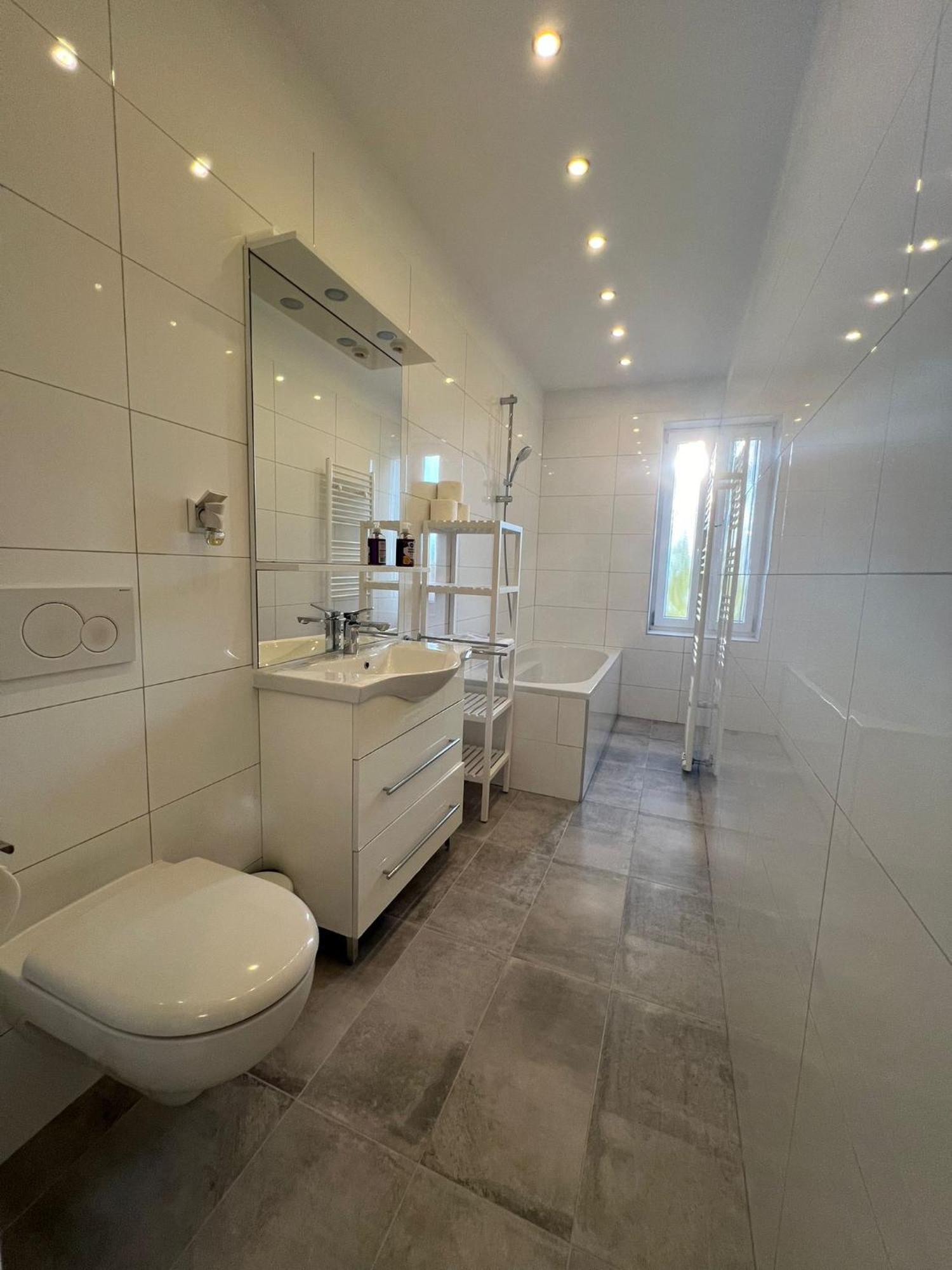 Premium Apartment Bochum Near Duesseldorf Airport Bagian luar foto